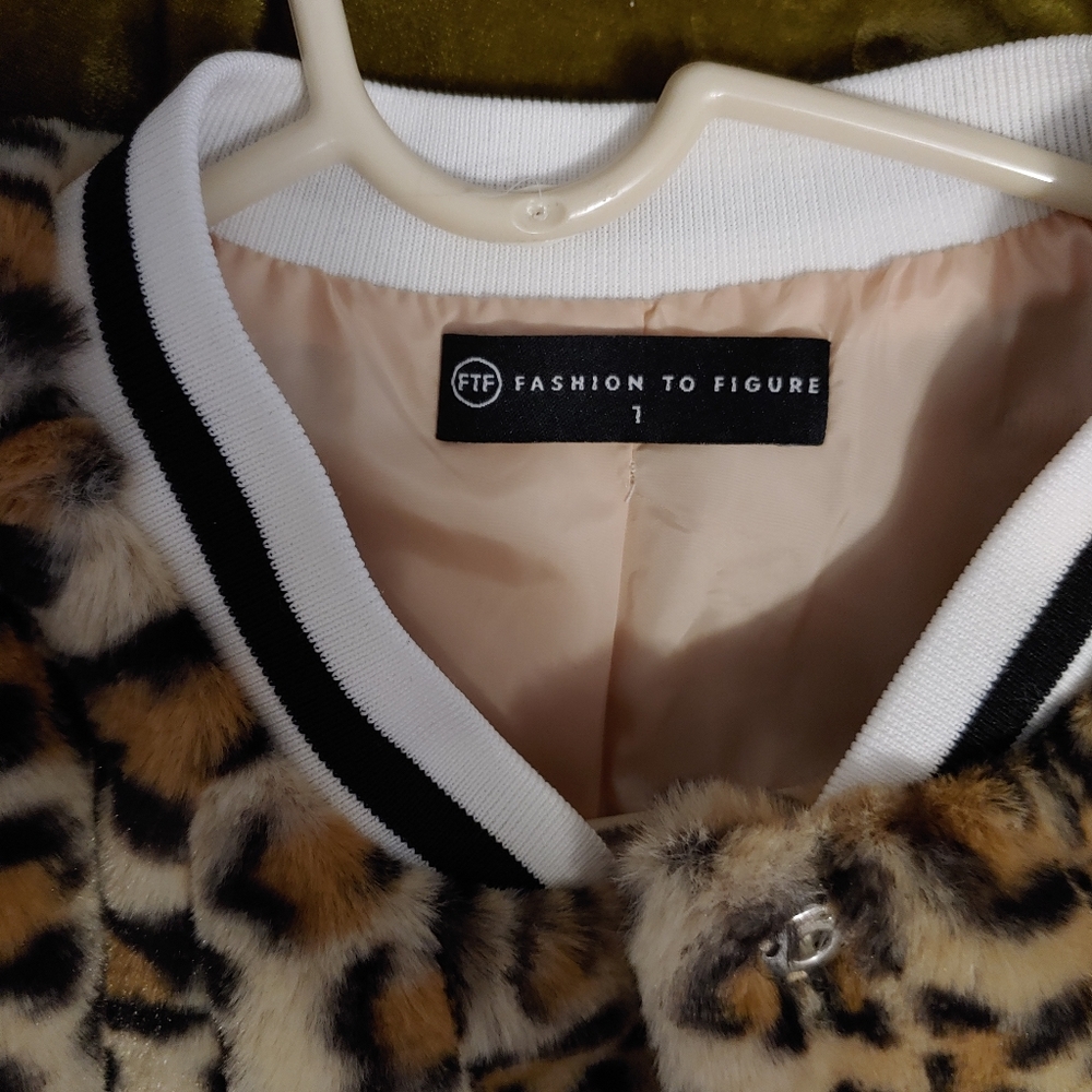 Puffy leopard jacket - Picture 5 of 8